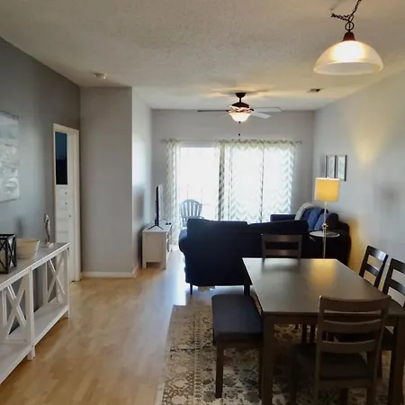 Modern And Spacious Kid Friendly 2 Bed 2 Bath